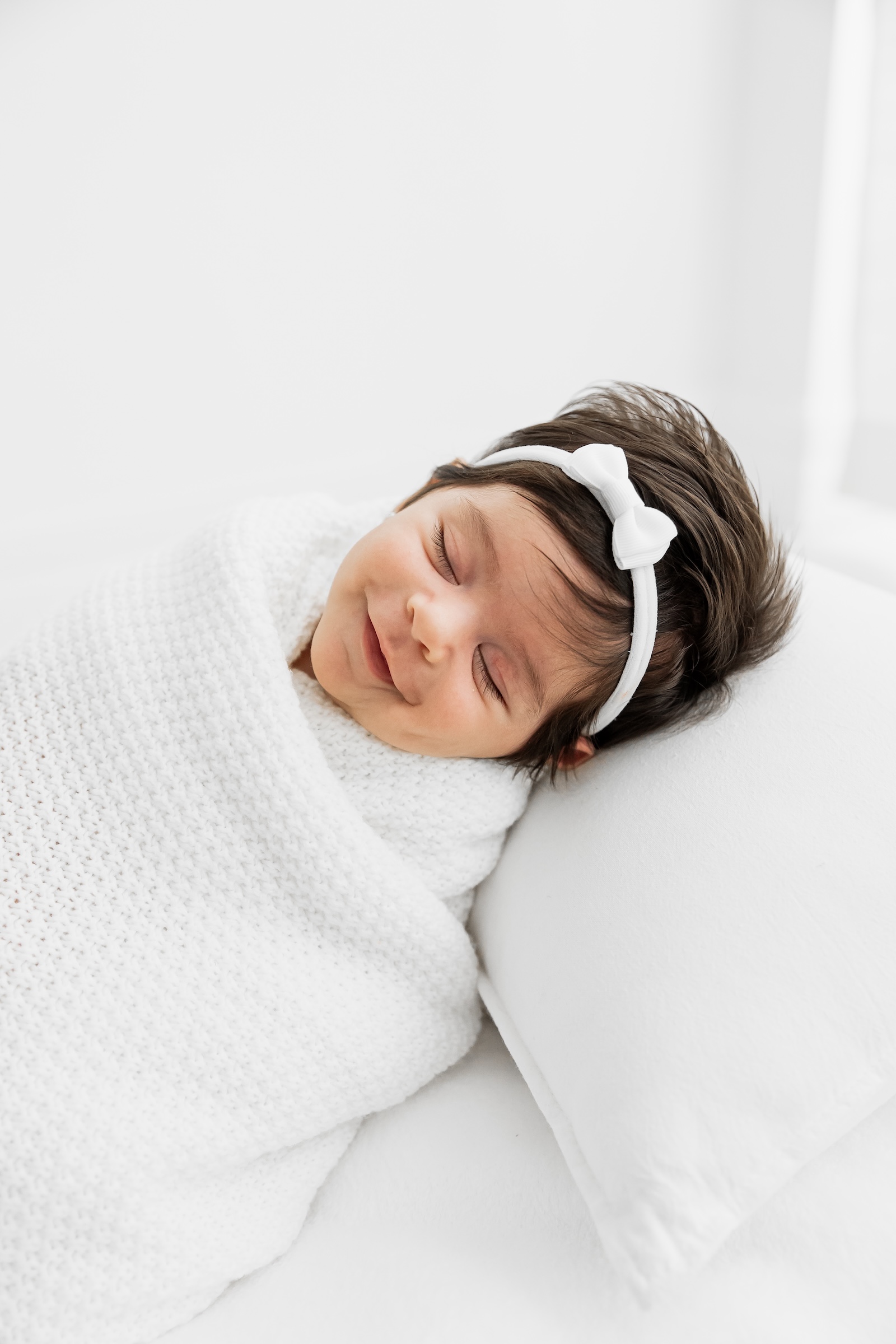 Ensaio newborn em estúdio — recém-nascido no L.A. Foto Estúdio, RJ